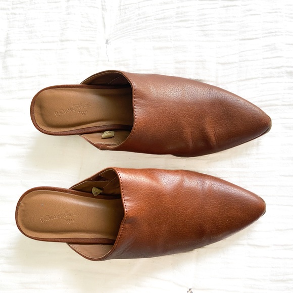 Universal Thread Women’s Shoes, Size Small with Heel - Picture 2 of 5